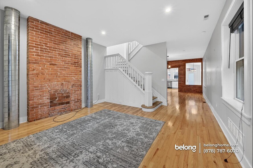 Building Photo - 5549 Columbo St