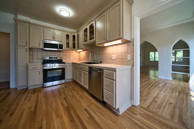 Building Photo - 415 N Ogden Dr