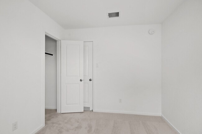 Building Photo - 18262 Via Aurelia Dr