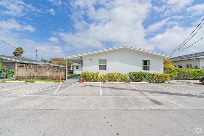 Entrance - 411 SE 3rd Ave