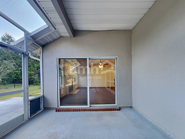 Building Photo - 448 Sarah Towers Ln