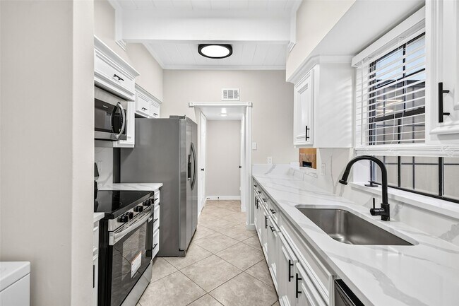 Building Photo - 5328 Brownway St