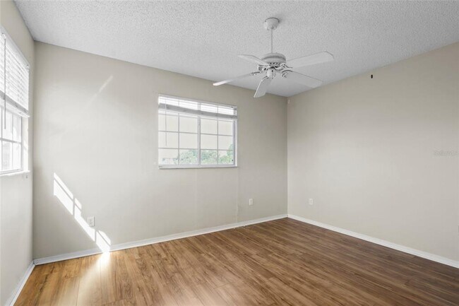 Building Photo - 5681 Bentgrass Dr