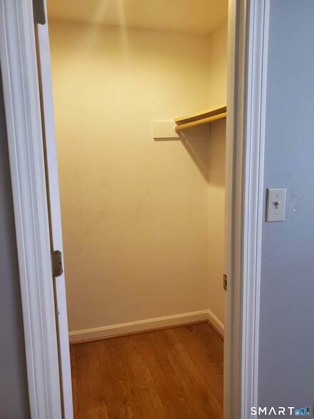 Building Photo - 25 Oakview Cir