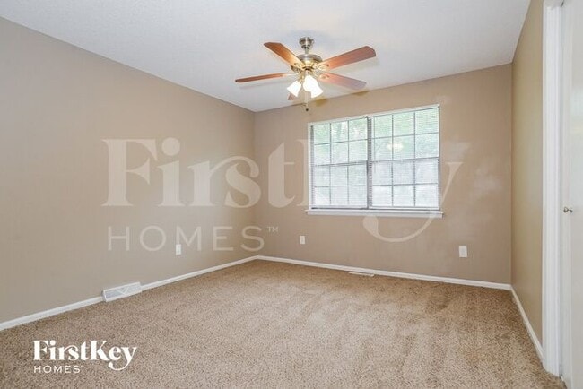 Building Photo - 12512 Silver Ln