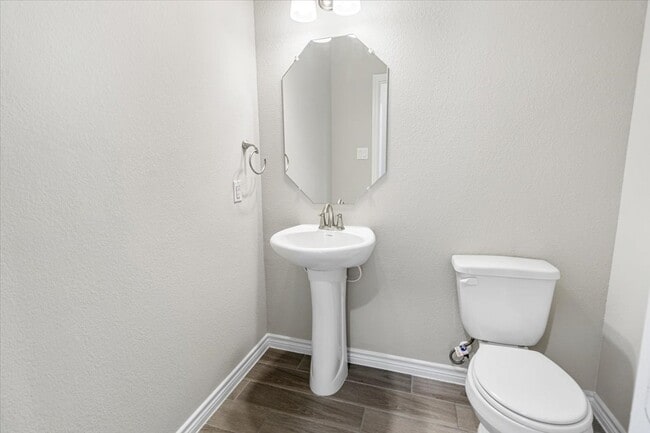 Building Photo - Spacious 5-Bedroom Home for Rent in Harker Heights