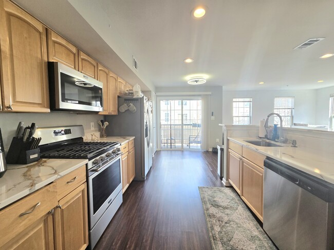 Building Photo - 1604 Post Oak Dr
