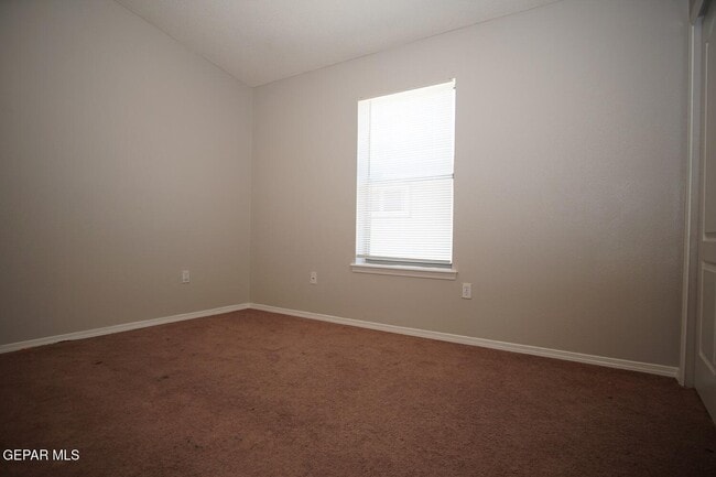 Building Photo - 10002 Cross St