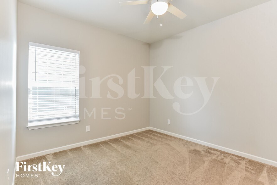 Building Photo - 1146 Cotillion Dr