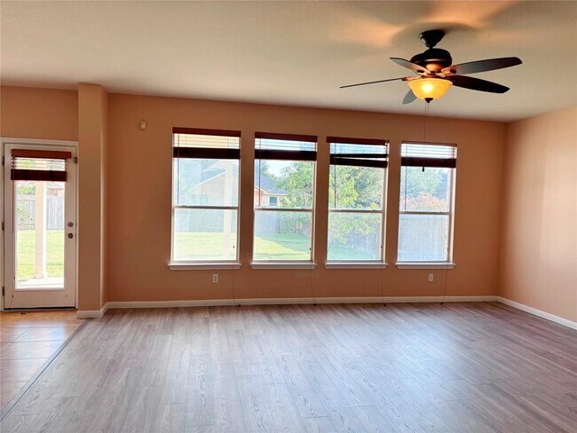 Building Photo - 4116 Meadow Bluff Way