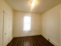 Building Photo - 1-Bedroom 1 Bath – 1710-1712 West Mineral ...