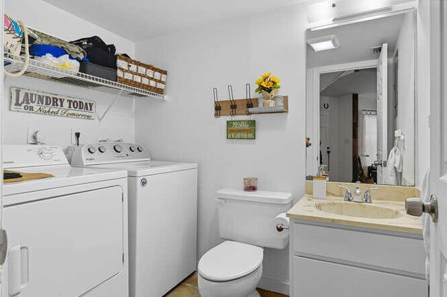 Building Photo - 111 Seabreeze Cir