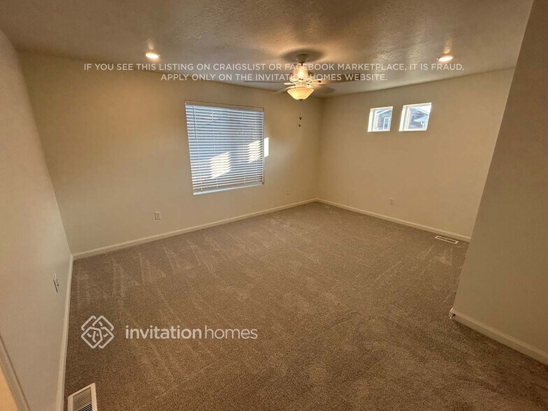 Building Photo - 322 N Broadway Dr