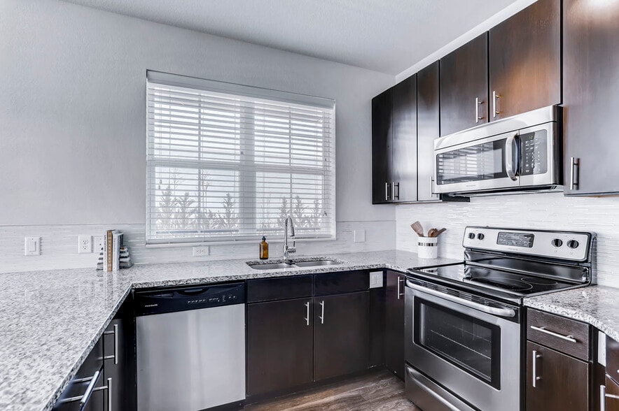 Building Photo - Centre Court