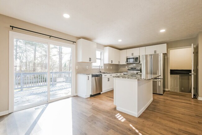 Building Photo - 2433 Anderson Mill Rd