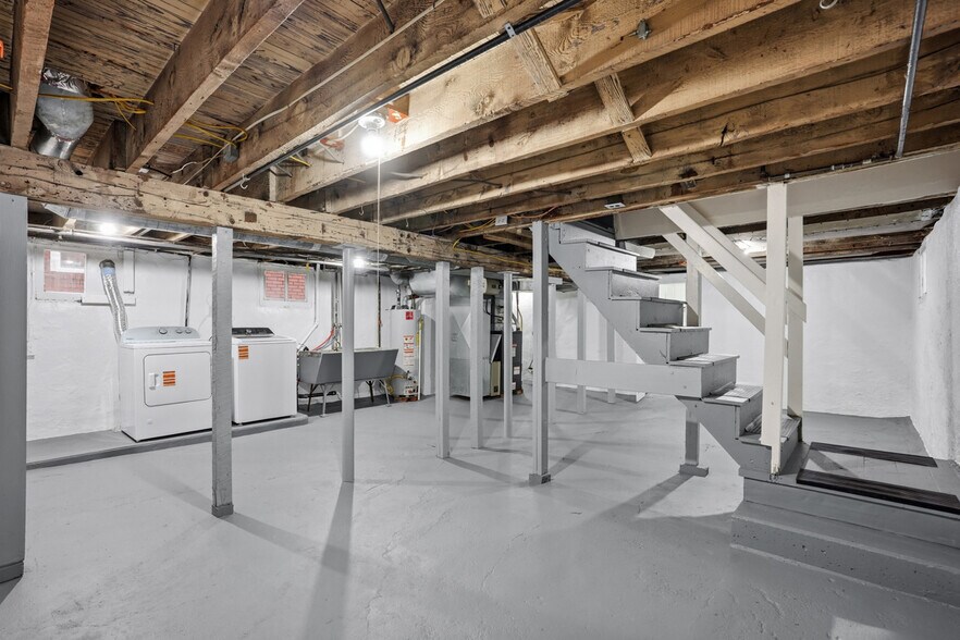 Building Photo - 107 Catskill Ave