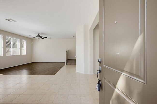 Building Photo - 42910 Avenida Amistad