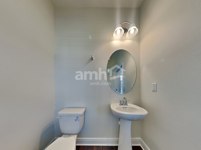 Building Photo - 20557 Calla Lily Dr