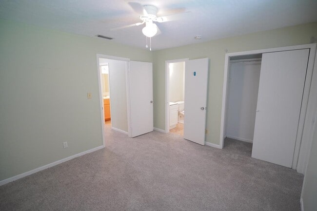 Building Photo - 2304 Hartsfield Ct