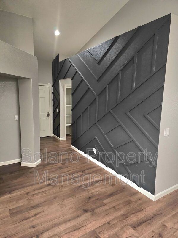 Building Photo - 246 Potrero St