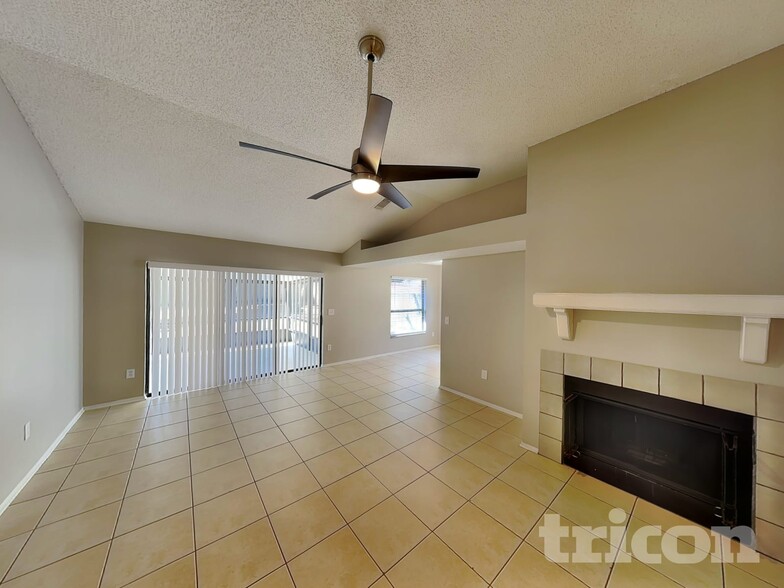 Building Photo - 470 N Sundance Dr