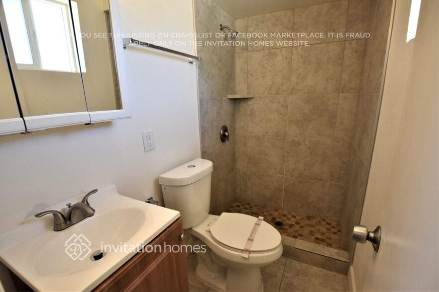 Building Photo - 6122 W Monterey Way