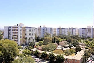 Park La Brea Los Angeles Ca Apartment Finder