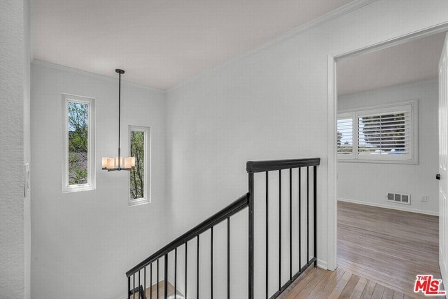 Building Photo - 11472 Diller Ave