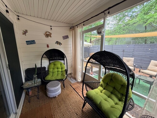 Building Photo - Fully Updated “Cottage” Home Near Colleges, Airport & Coastal Getaways