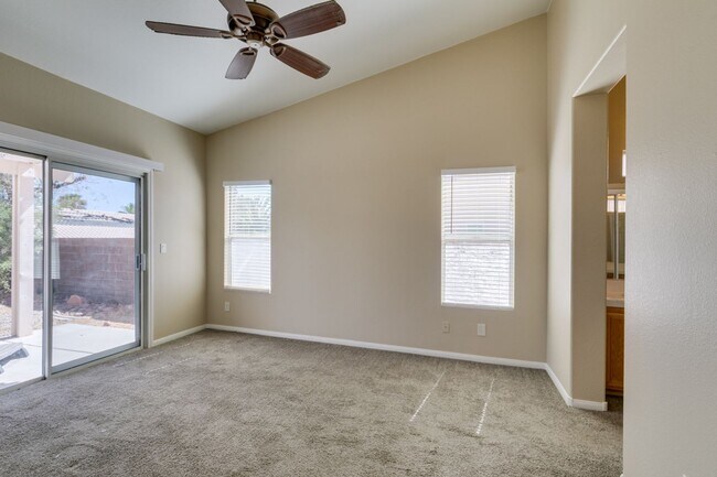 Building Photo - Charming Single-Story Home with Spa & Covered Patio Near Spencer & Wigwam in Las Vegas