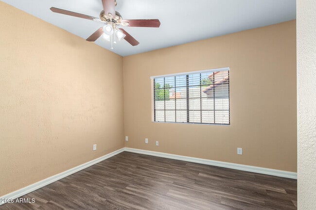 Building Photo - 6121 E Saddleback St