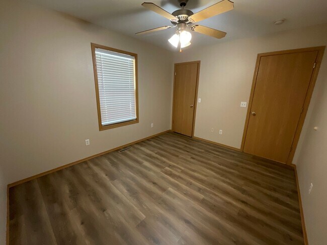 Building Photo - LEASING