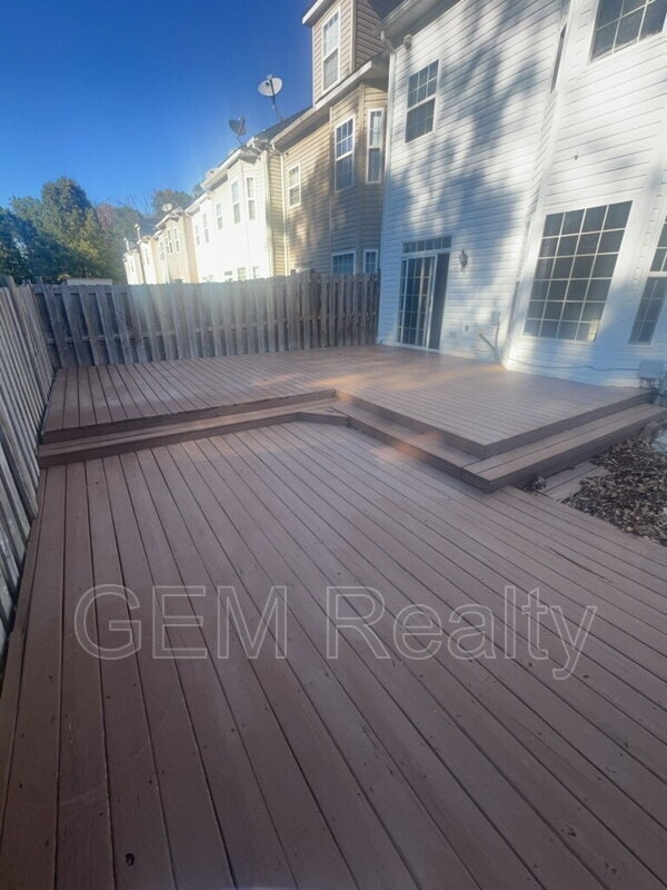 Building Photo - 5218 Drakes Ct