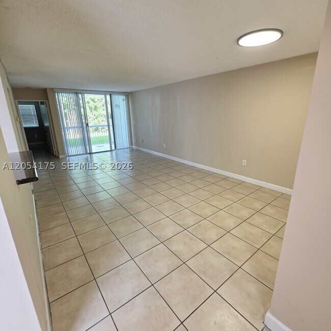 Building Photo - 4628 NW 97th Pl