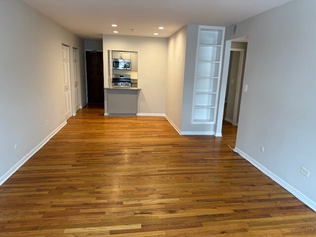 Dining Room - 1750 N Mohawk St