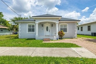 Building Photo - 2323 W Cherry St