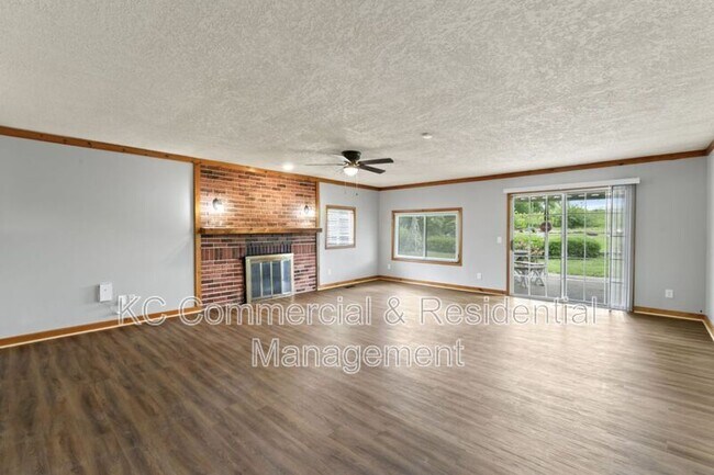 Building Photo - 7809 NE San Rafael Dr