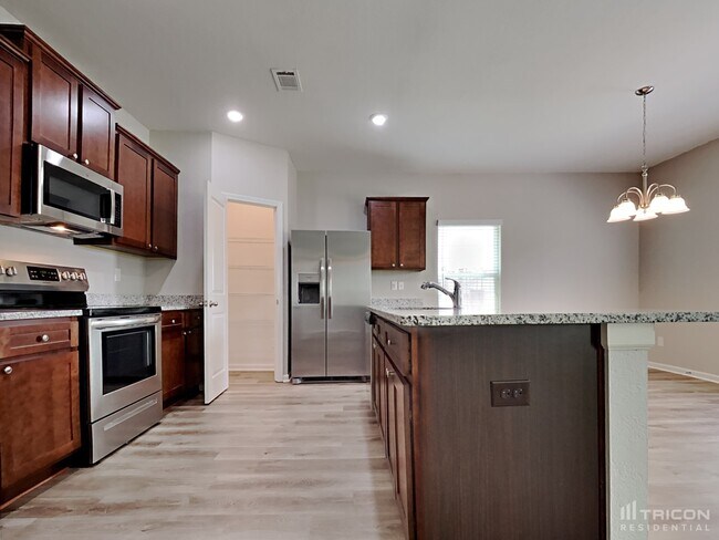 Building Photo - 839 Independence Ave