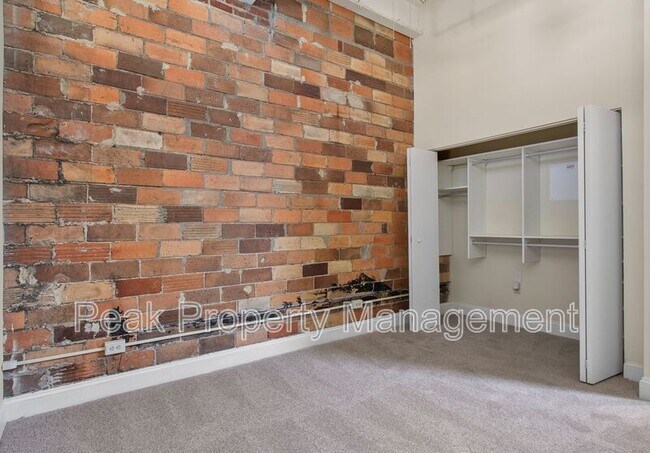 Building Photo - 306 N 26th St