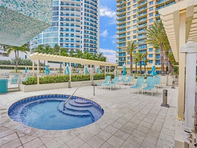 Building Photo - 2501 S Ocean Dr