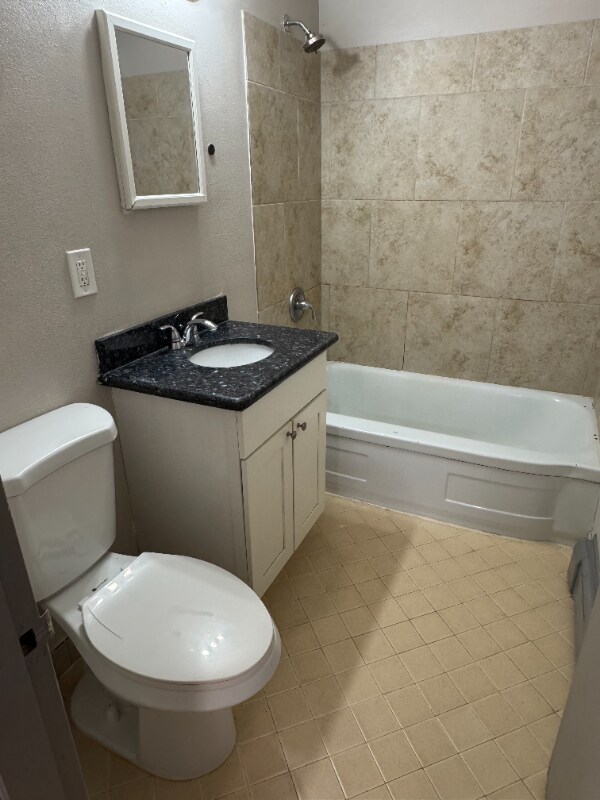 Building Photo - 4746.5 22nd Ave NE