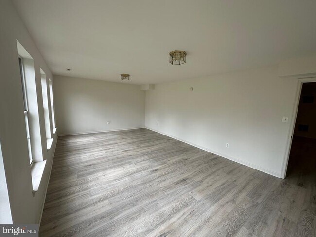 Building Photo - 25869 Flintonbridge Dr