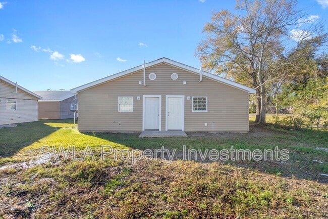 Building Photo - 308 W Napoleon St