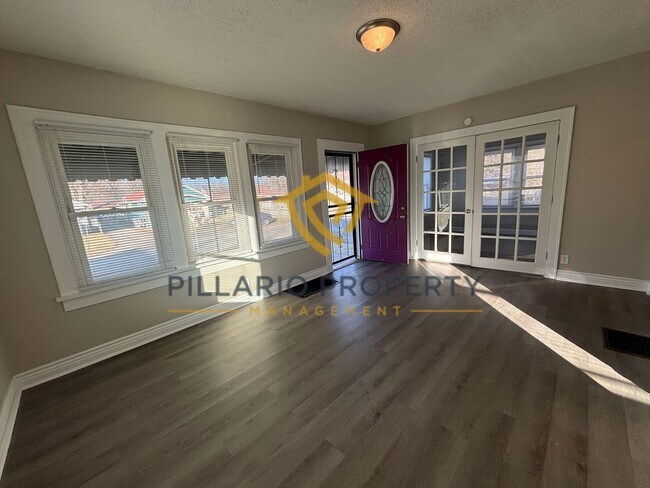 Building Photo - Spacious & Updated 2 Bedroom Home Near Southeast Indy Available NOW!