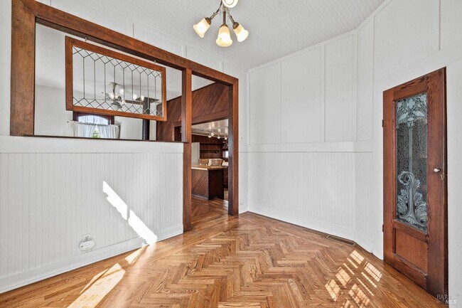 Building Photo - 415 Turney St