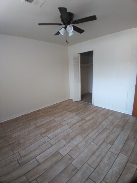 Building Photo - 3300 Kenmore Rd