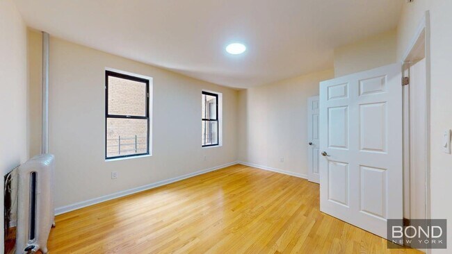 Building Photo - 605 W 170th St