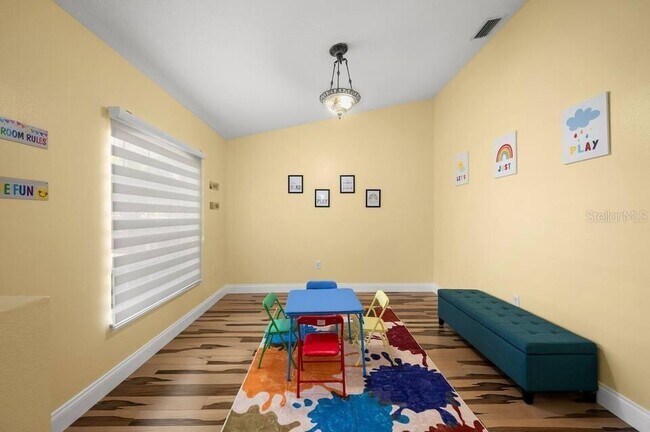 Building Photo - 3 Ryecroft Ln