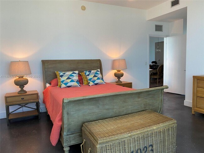 Building Photo - 7901 Hispanola Ave