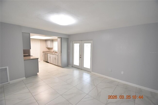 Building Photo - 2600 60th Ave S